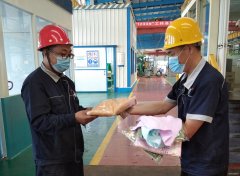 山能重装新汶乾元公司:开展夏季“送清凉”活动