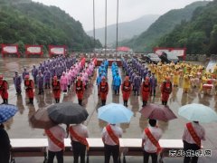 临汾宏大洪崖煤业公司开展“安全生产咨询日”活动