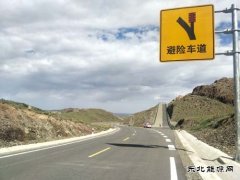 吉木乃执法大队全力保障疫情和汛期期间公路安全畅通