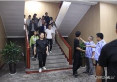 技工学/02/anquanpeixun/2020/1117/：“青年护学”保平安 英皇体育时刻在行动