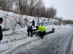 阿勒泰执法支队北屯执法大队助人为乐彰显执法精神