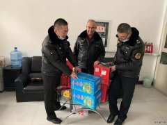 阿勒泰执法支队北屯执法大队民族团结一家亲 慰问暖人心