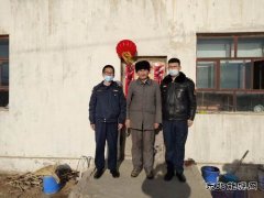 富蕴执法大队开展“民族团结一家亲”暨“迎新春、送春联”活动