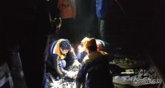 蒲白铁运公司：雨中的天窗点作业