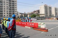 中铁五局合肥地铁2号线开展“庆五一、促生产”节日慰问活动