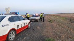 阿勒泰执法支队恰库尔图超限检测站开展路警联合执法专项行动