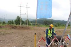 伊春供电公司：开展110千伏应急抢修塔组立演练