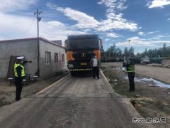 阿勒泰执法支队哈巴河执法大队： 路警联合治超、确保安全畅通