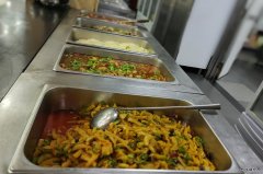 蒲白建新煤化让“美食”与味蕾邂逅，暖到上下夜班职工的心坎上