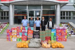 阿勒泰执法支队吉木乃执法大队联合吉木乃公路分局开展慰问活动