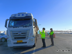 富蕴执法大队：开展“全国交通安全日”宣传活动