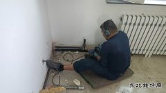 阿勒泰执法支队党委为恰库尔图超限检测站改造暖气管线