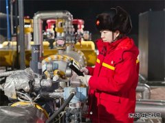 寒冬坚守 送暖万家