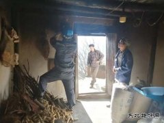 会泽供电局火红供电所雪后行驶45公里路为用户处理无电故障