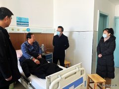 慰问生病职工 传递关爱暖人心