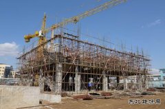 航锦化工石墨合成炉技改项目紧张施工中