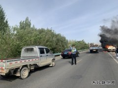 阿勒泰执法支队北屯执法大队执法人员挺身救火勇担当