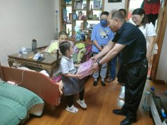 蒲白中心社区： 满满关爱“暖童心”