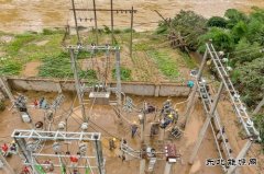 江西婺源：强降雨致1600多户居民断电 供电部门紧急抢修