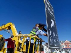 富蕴执法大队：开展公路沿线非公路标志标牌专项清理整治工作