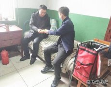 牛儿庄采矿公司巷修区工会红背包进宿舍暖心聚力