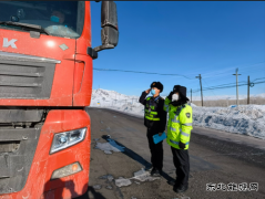 青河执法大队开展节前流动治超工作