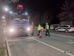 哈巴河执法大队：开展渣土运输车辆超限超载专项整治工作