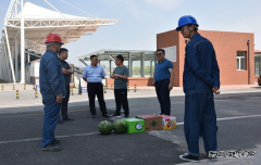 国网巴林左旗供电公司：炎炎夏日送清凉 丝丝关怀润人心