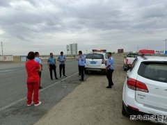 阿勒泰执法支队：联合开展路域整治、全面提升S324线通行环境