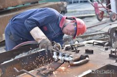 中煤新集板集煤矿：用坚守奏响“奋进”最强音