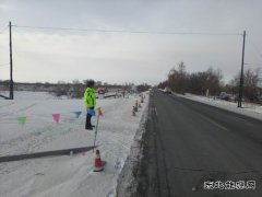 富蕴执法大队：多措并举战寒潮 确保道路安全畅通