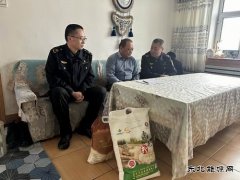 阿勒泰执法支队吉木乃执法大队节前慰问退休干部暖人心扉