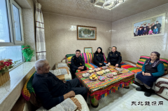 福海执法大队：温情看望送祝/yejiebaitai/2024/0924/＃旰樯钆诵