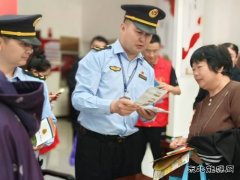 富蕴执法大队开展“送法进社区”志愿服务活动