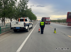 富蕴执法大队：及时处置交通阻断 保安全