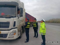 布尔津执法大队：联合地方多部门开展超限超载违法行为