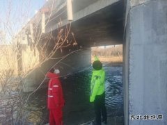 哈巴河执法大队:冬季桥涵安全检查不放松