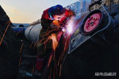 工程建设四川油建公司：循环水域作业 超大管径焊接