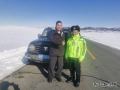 哈巴河执法大队:助车辆脱困 解燃眉之急