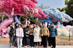 中煤新集公司利辛矿业：组织女职工开展庆“三八”踏青春游活动