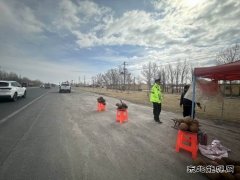 ：Ｖ捶ù蠖诱喂「上吡鞫 筑牢道路交通安全防线