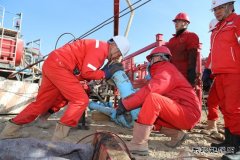 玉门油田作业公司：双线鏖战 稳住“效益盘”