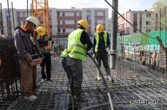 天筑白杨预拌砼公司五一助力师市项目建设，掀起大干热潮