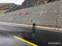吉木乃执法大队筑牢汛期山区道路安全防线