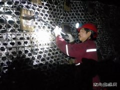 牛儿庄采矿公司：强化顶板安全管理